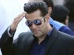 Pakistani flag puts Salman Khan in trouble once again