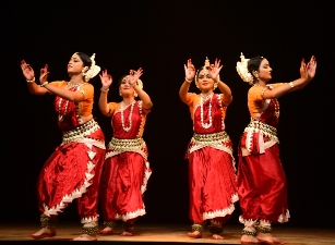 Guru Kelucharan Mohapatra Award Festival gets off with Anup Jalota Bhajans and Odissi dance