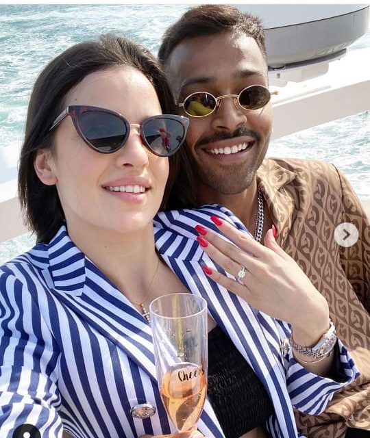 Cricketer Pandya gets engaged