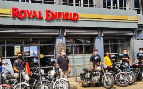 Royal Enfield celebrates Puja, delivers 500 motorcycles across Orissa in a single day