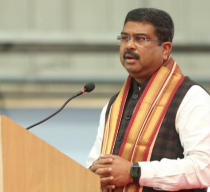 Dharmendra Pradhan dedicates the ONGC Bengal Basin to the nation