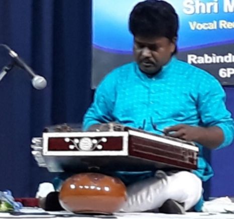 Bhubaneswar Music Circle presents Hariharan Award 2021 to vocalist Milan Panda