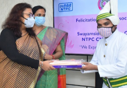 Swayamsiddha Ladies Club, NTPC CMHQ felicitated Associates