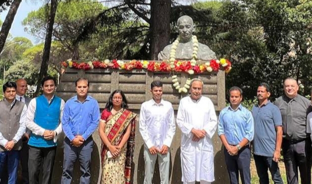 Chief Minister Naveen Patnaik pays tribute to Mahatma Gandhi in Rome