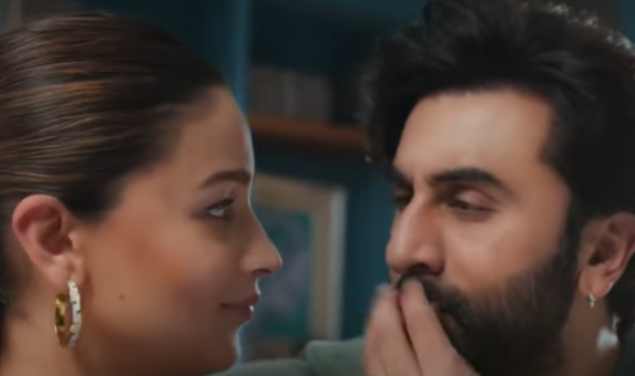 Alia Bhatt-Ranbir Kapoor endorse Rungta Steel GMT Bar in TV Ad.